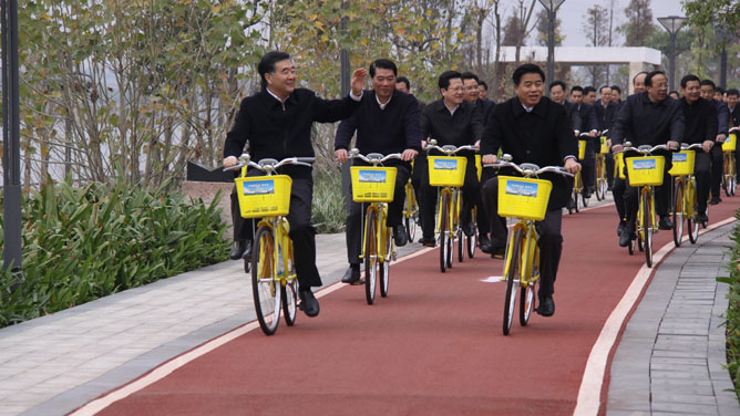 In January 5, 2011, Wang Yang, the CPC Central Committee Political Bureau, Guangdong provincial Party committee secretary (left) visiting biological island.